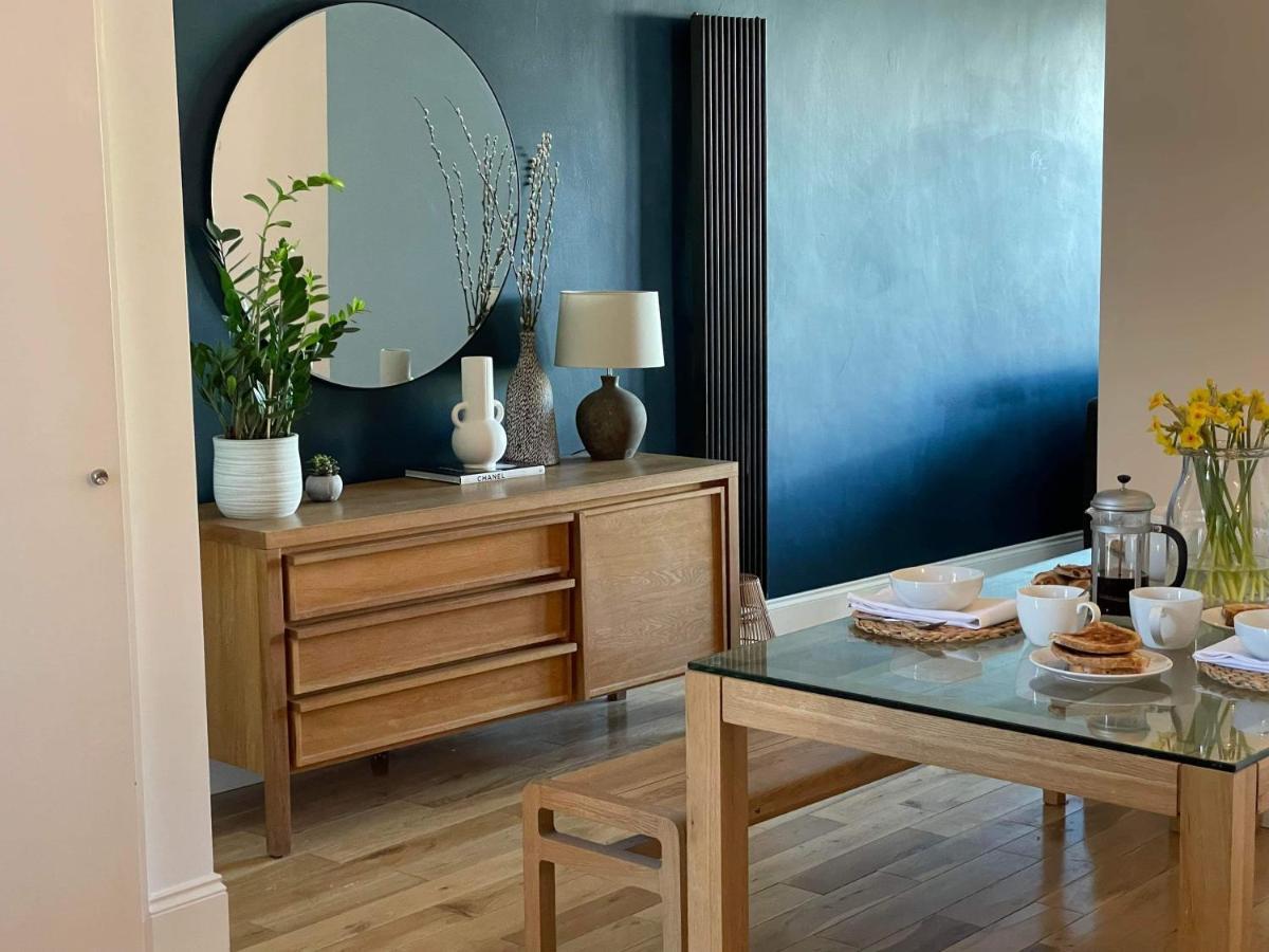 The Clock Tower Apartment - Spacious, Modern, 2 Bed Room Apartment , Southsea With Free Parking - Sleeps 4 Portsmouth Luaran gambar