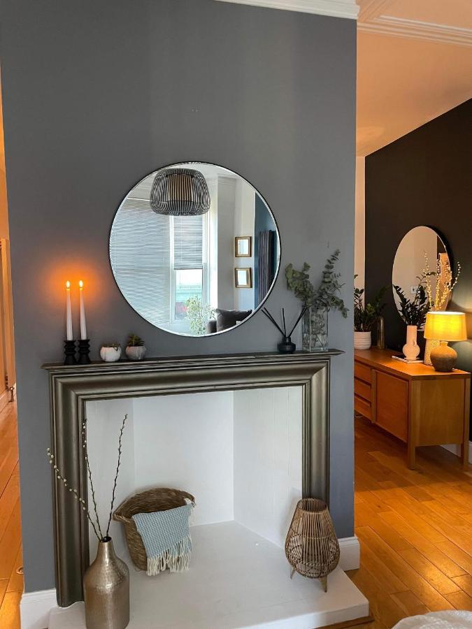 The Clock Tower Apartment - Spacious, Modern, 2 Bed Room Apartment , Southsea With Free Parking - Sleeps 4 Portsmouth Luaran gambar