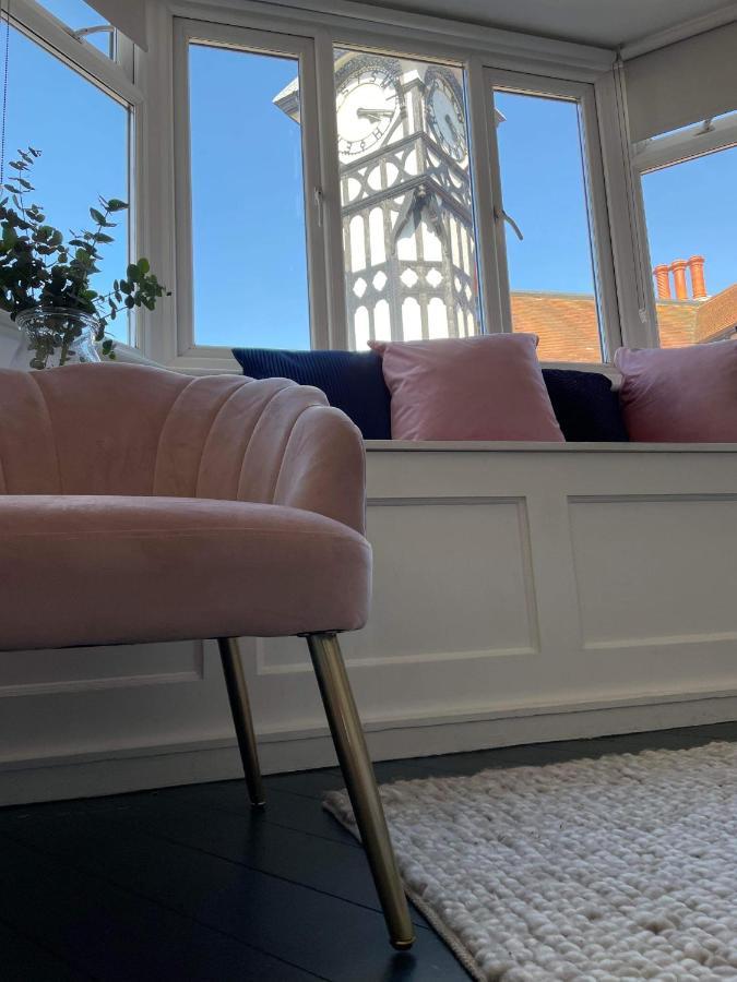 The Clock Tower Apartment - Spacious, Modern, 2 Bed Room Apartment , Southsea With Free Parking - Sleeps 4 Portsmouth Luaran gambar