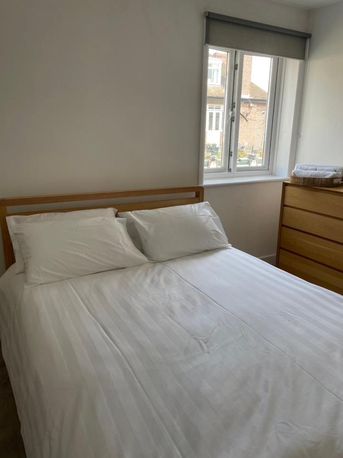 The Clock Tower Apartment - Spacious, Modern, 2 Bed Room Apartment , Southsea With Free Parking - Sleeps 4 Portsmouth Luaran gambar