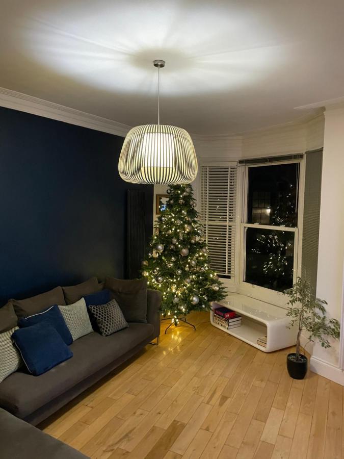 The Clock Tower Apartment - Spacious, Modern, 2 Bed Room Apartment , Southsea With Free Parking - Sleeps 4 Portsmouth Luaran gambar